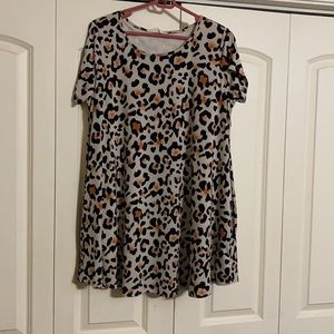 Lightweight summer dress animal print with pockets
